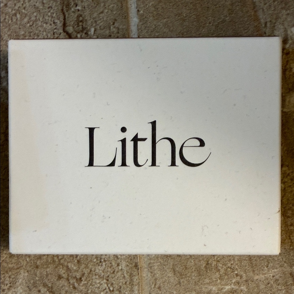 Lithe Eyeshadow Palette - Versatile Cream Shades